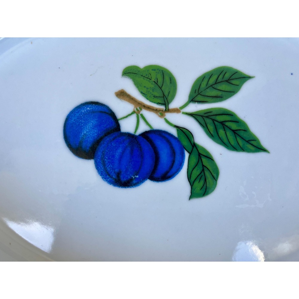 Adorable set of vintage blueberry casserole dishes in wicker baskets. Set of 3. - Picture 11 of 11